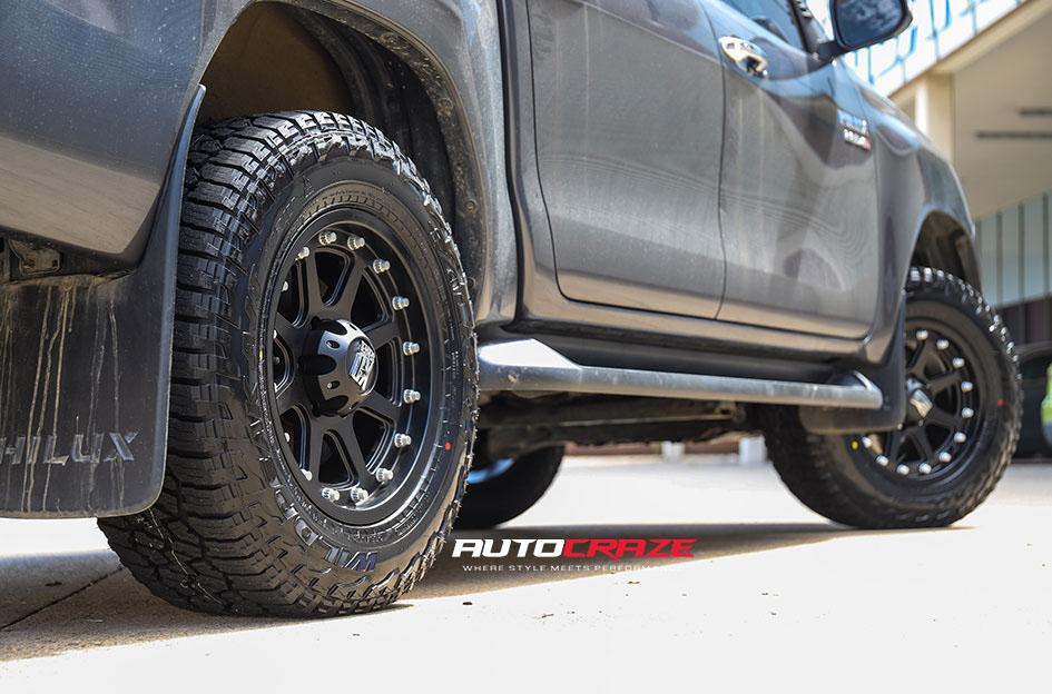 TOYOTA HILUX N80 4WD ADDICT MATTE BLACK